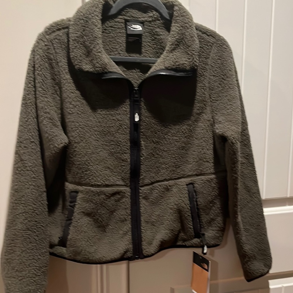 BNWT Women’s North Face Jacket